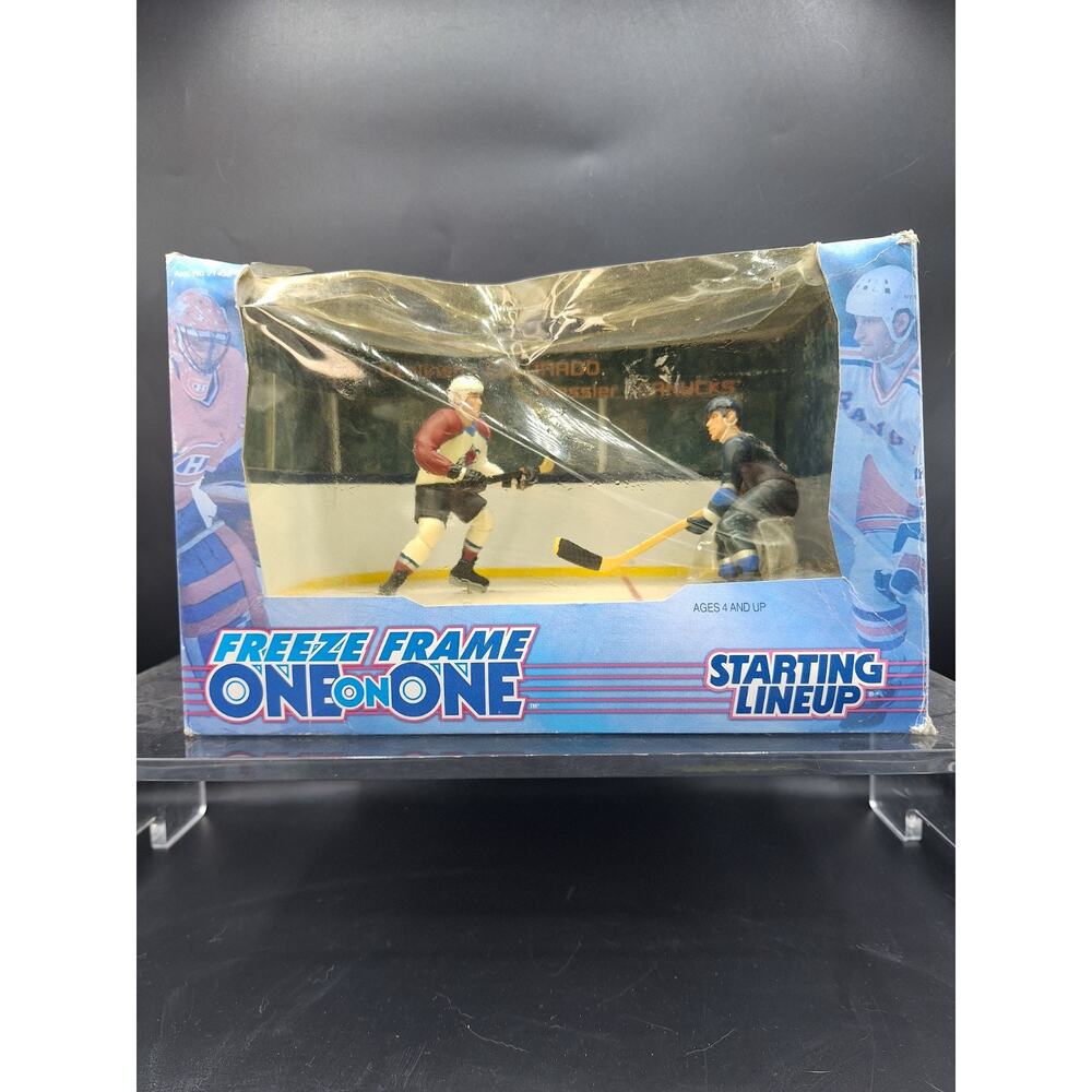 Messier & Ozolinsh Freeze Frame One-on-One Starting Lineup 1998 Series.